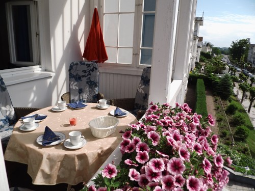 Der Balkon Der Balkon